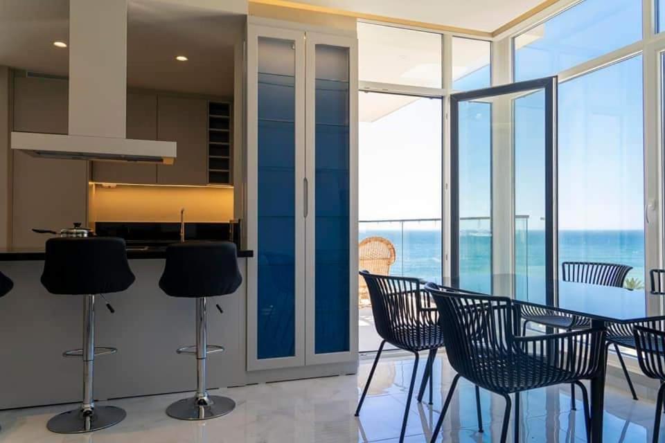 Beachfront Apartament Saranda