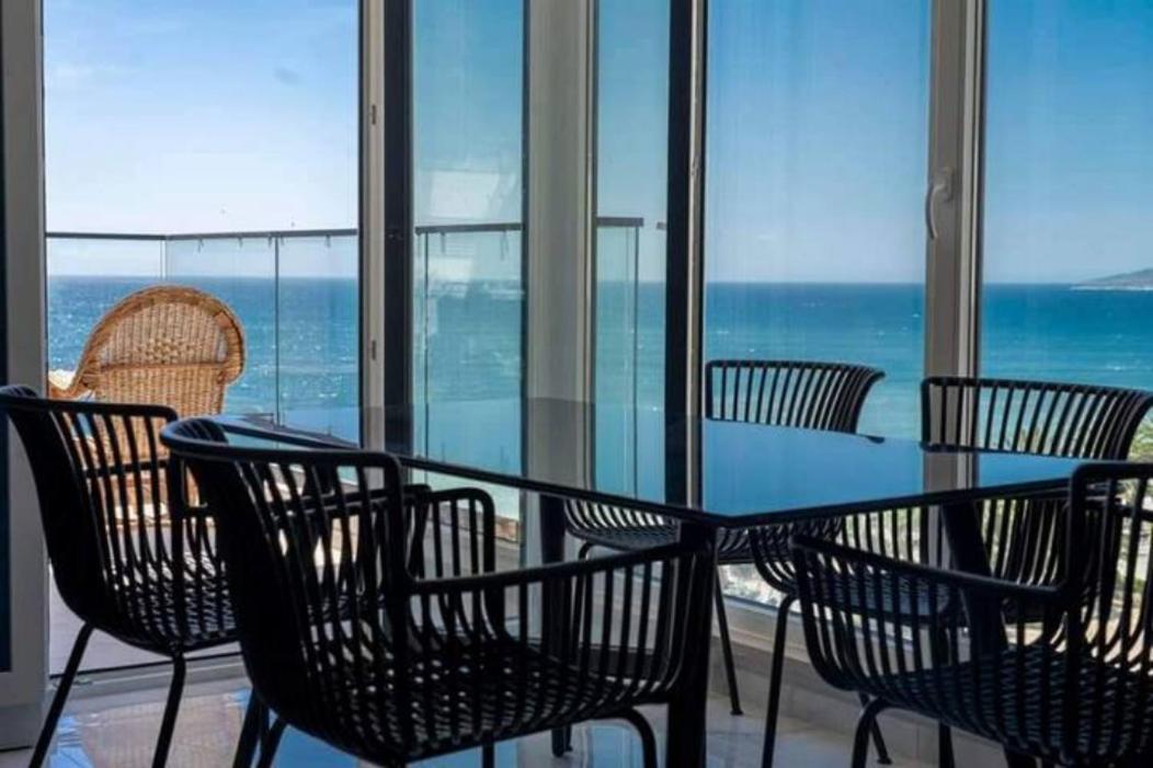 Beachfront Apartament Saranda