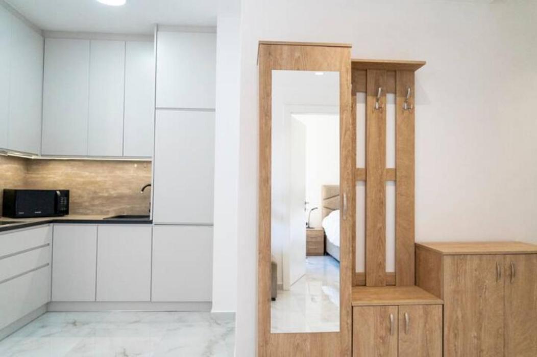 Beachfront Apartament Saranda
