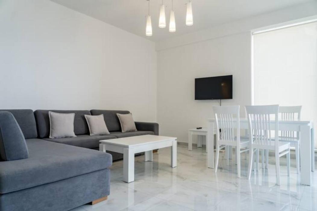 Apartament Beachfront Saranda